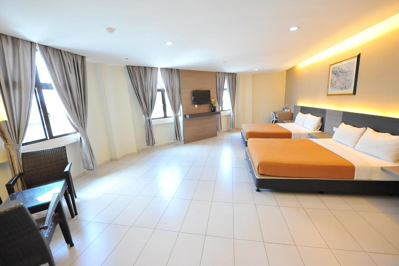 Hotel Suria Malaqa Малакка Экстерьер фото